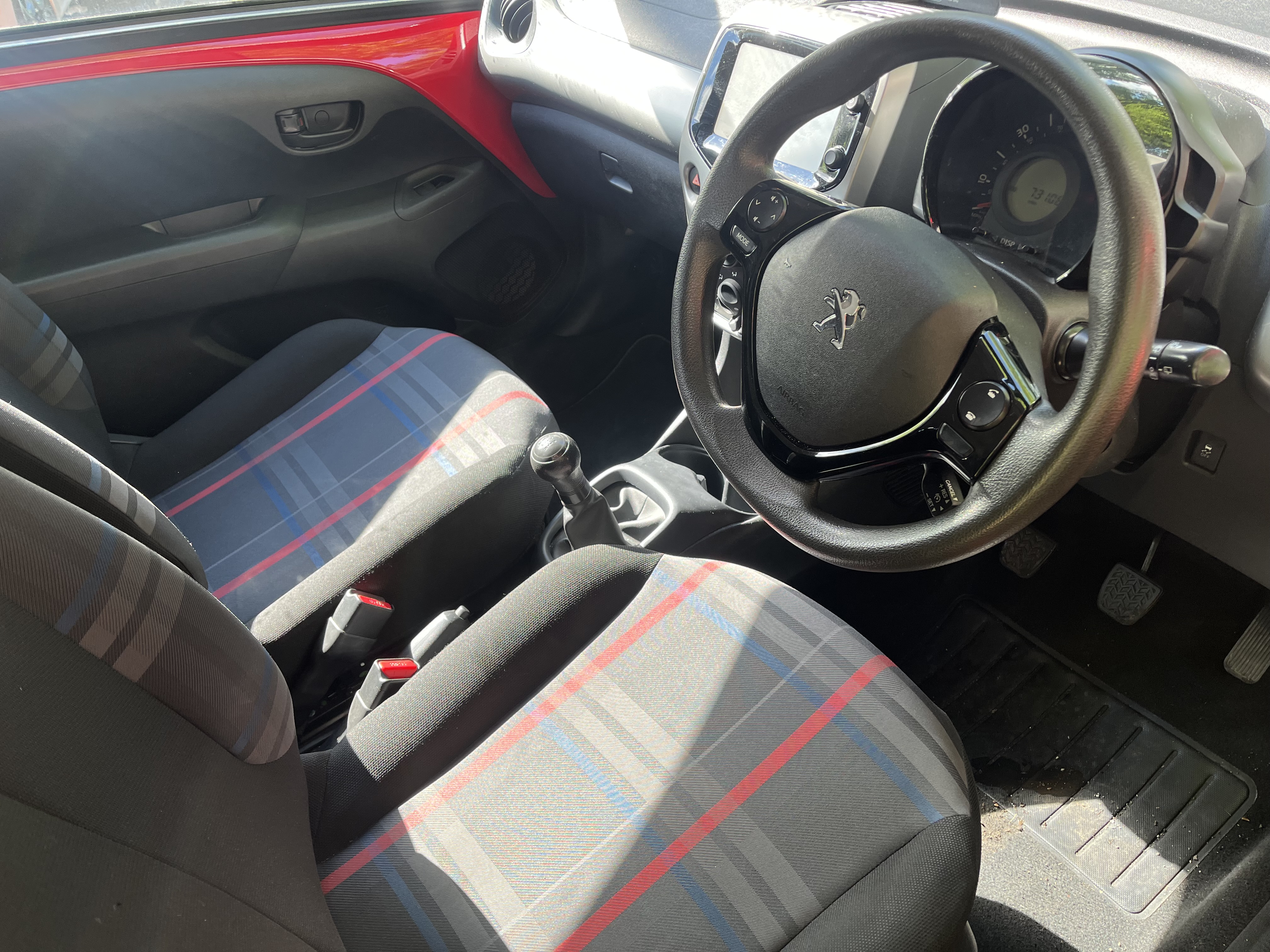 2016 Peugeot 108 thumbnail 2