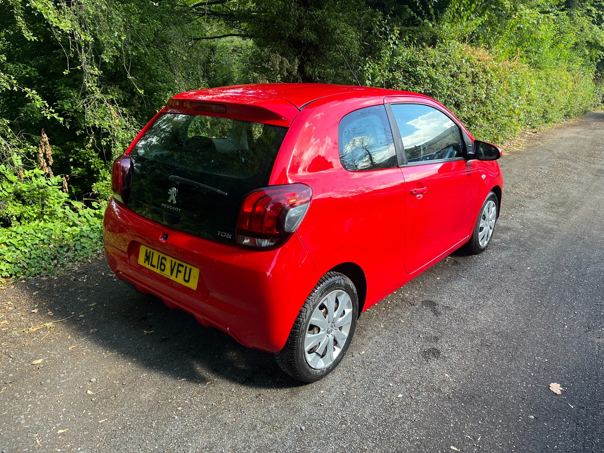 2016 Peugeot 108 thumbnail 4