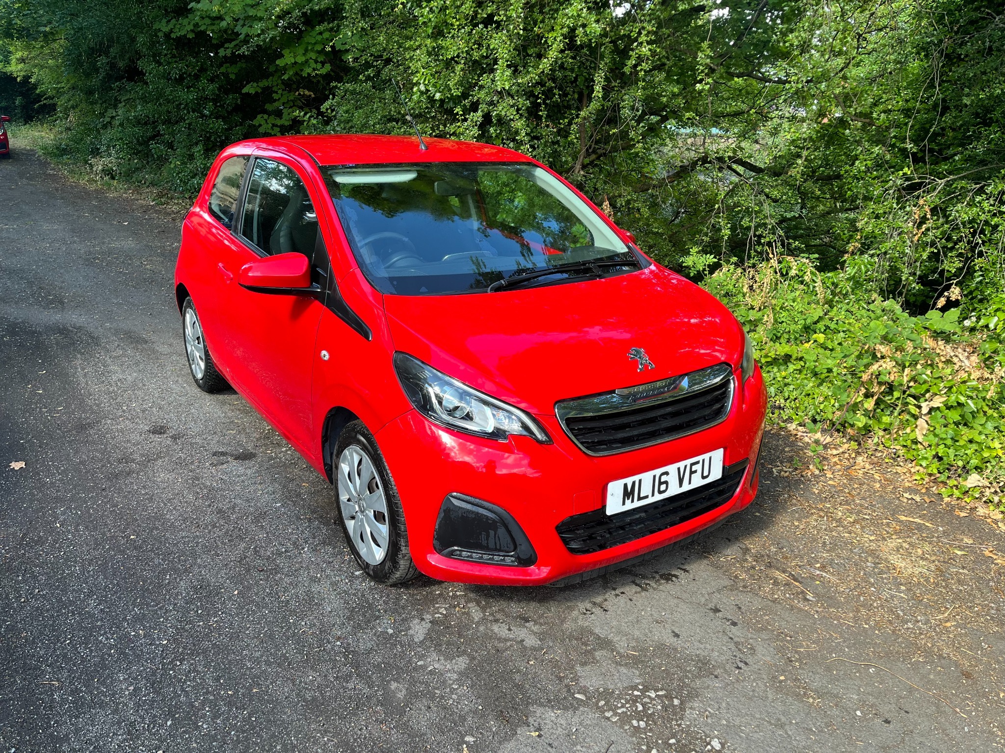 2016 Peugeot 108 exterior view