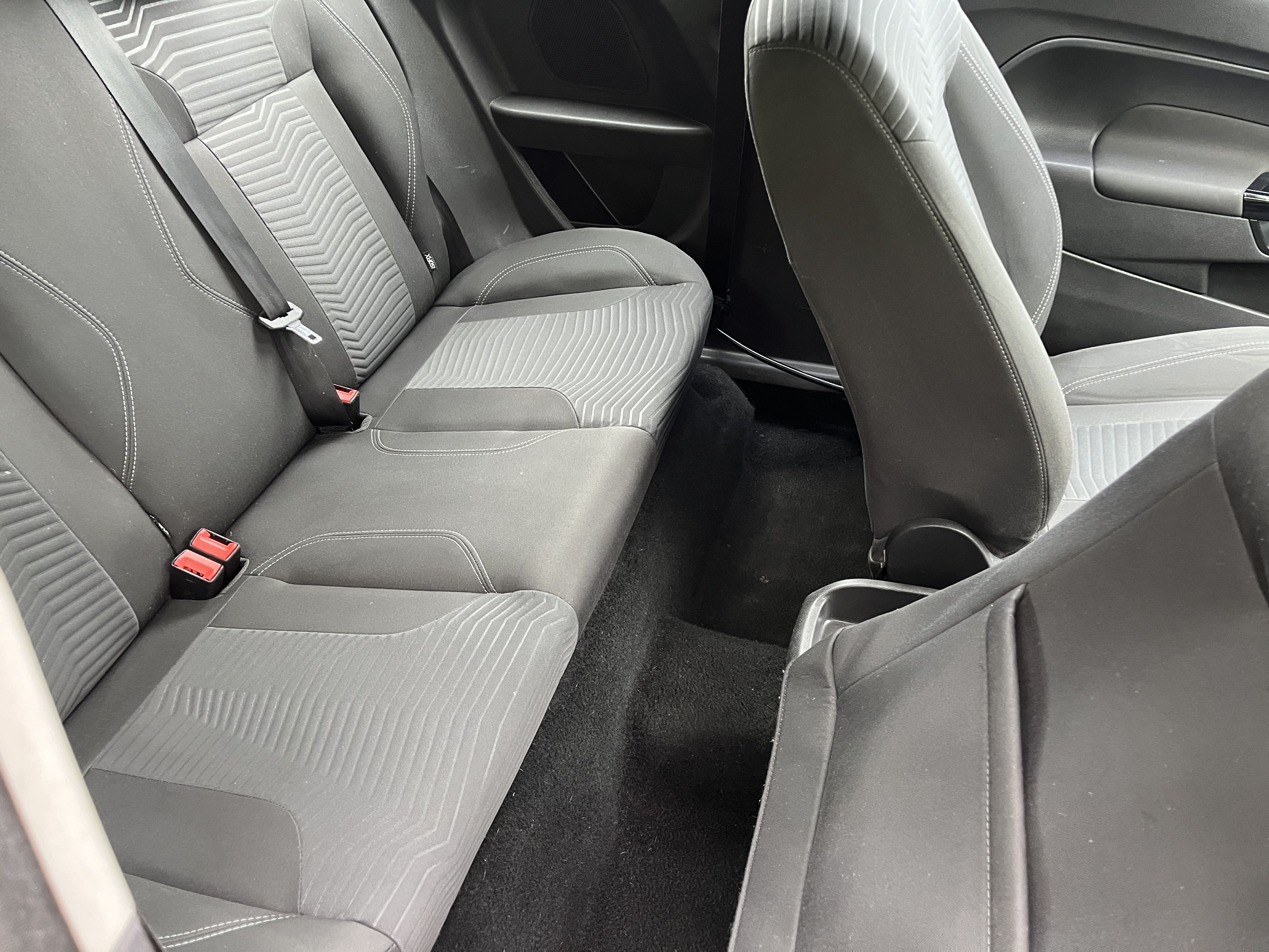 2016 Ford Fiesta thumbnail 4