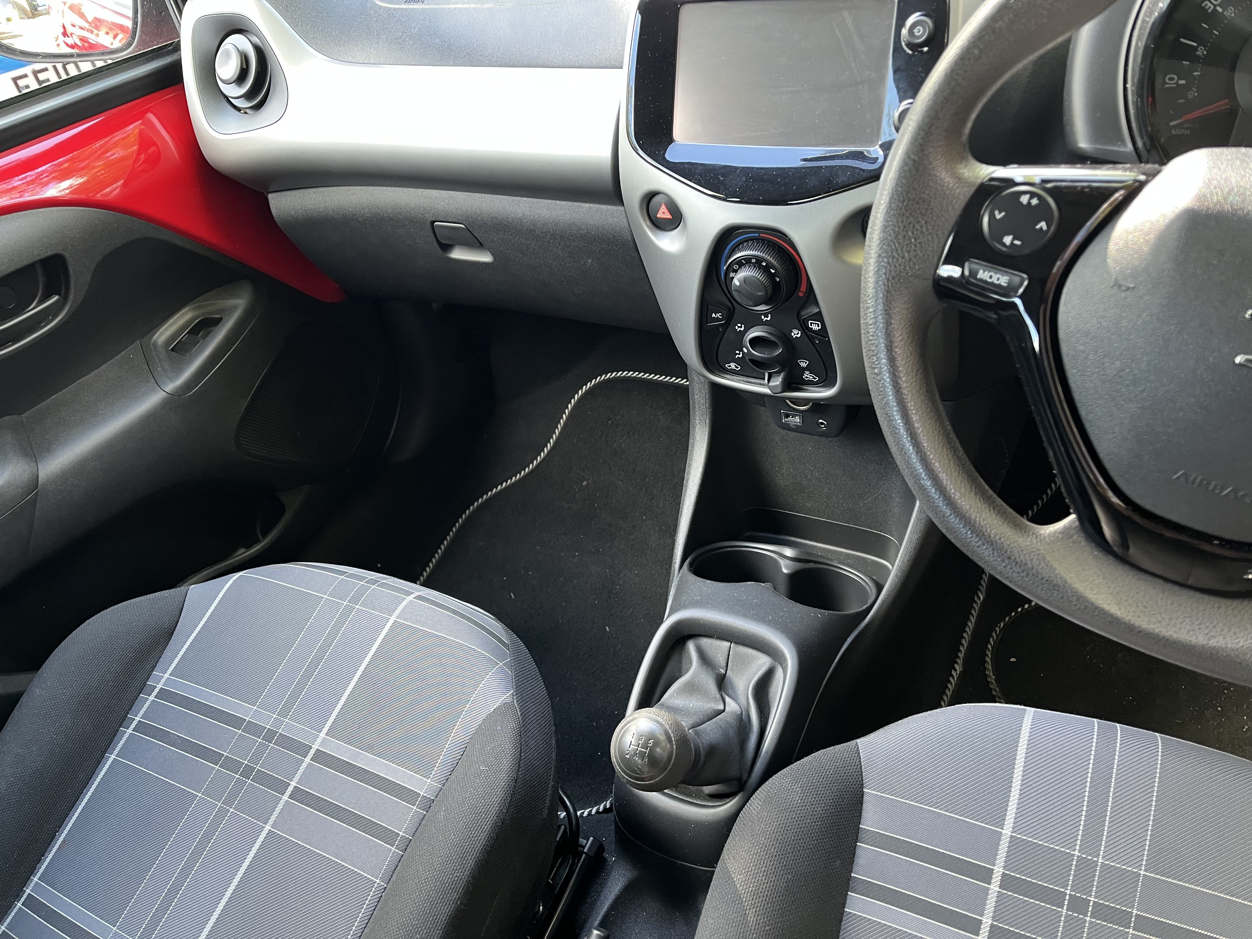 2017 Peugeot 108 Active thumbnail 5
