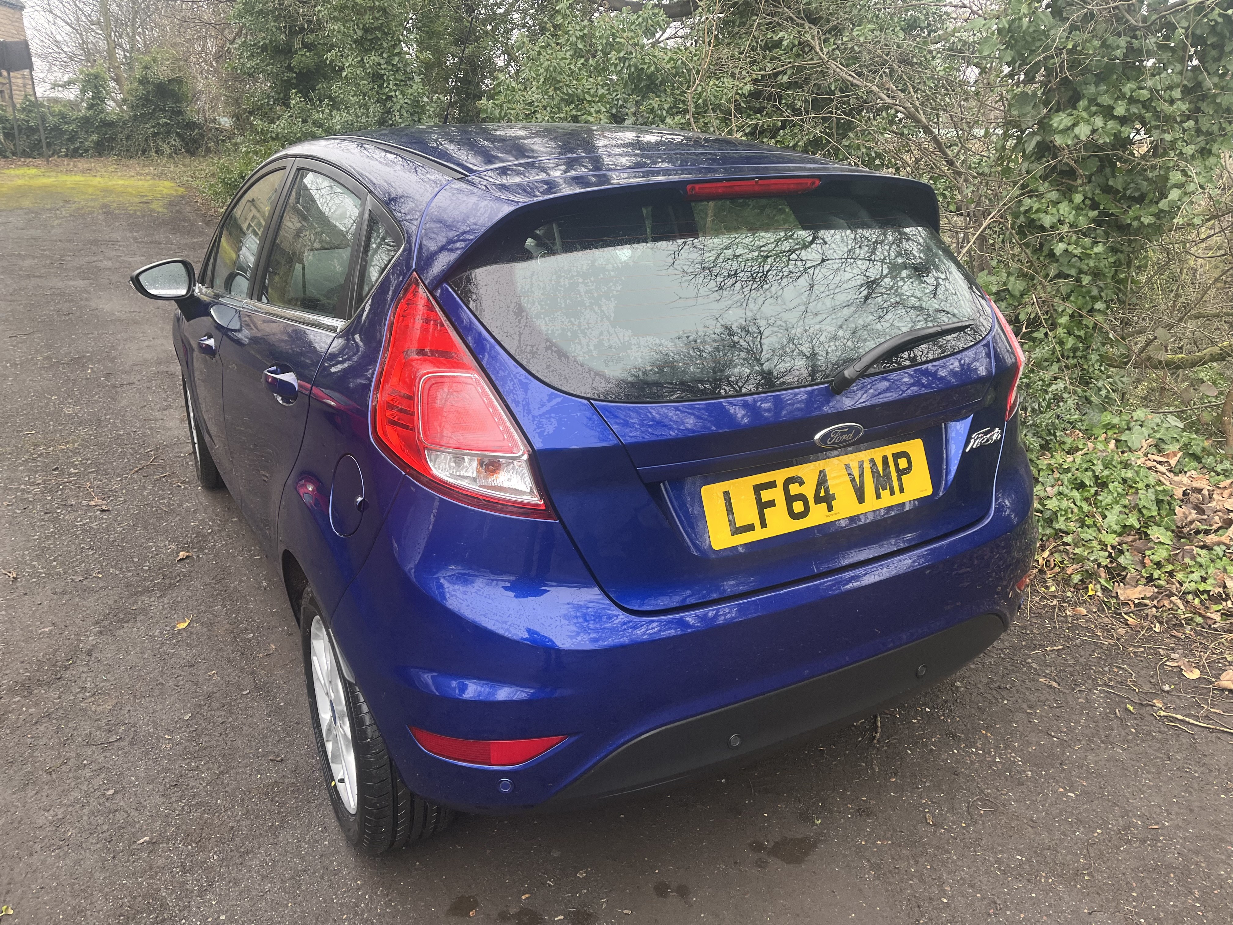 2014 Ford Fiesta Zetec thumbnail 3