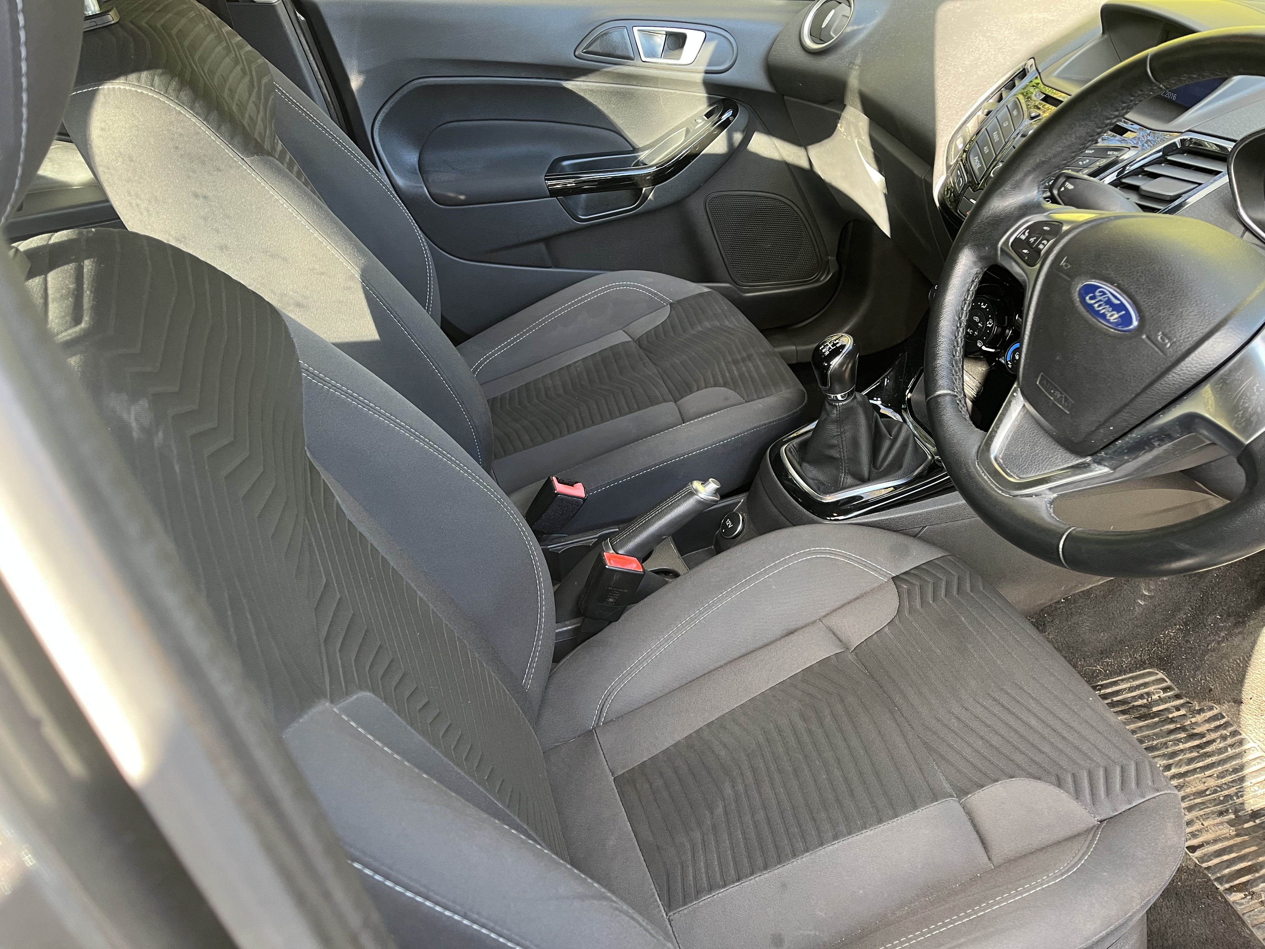 2017 Ford Fiesta Zetec thumbnail 5