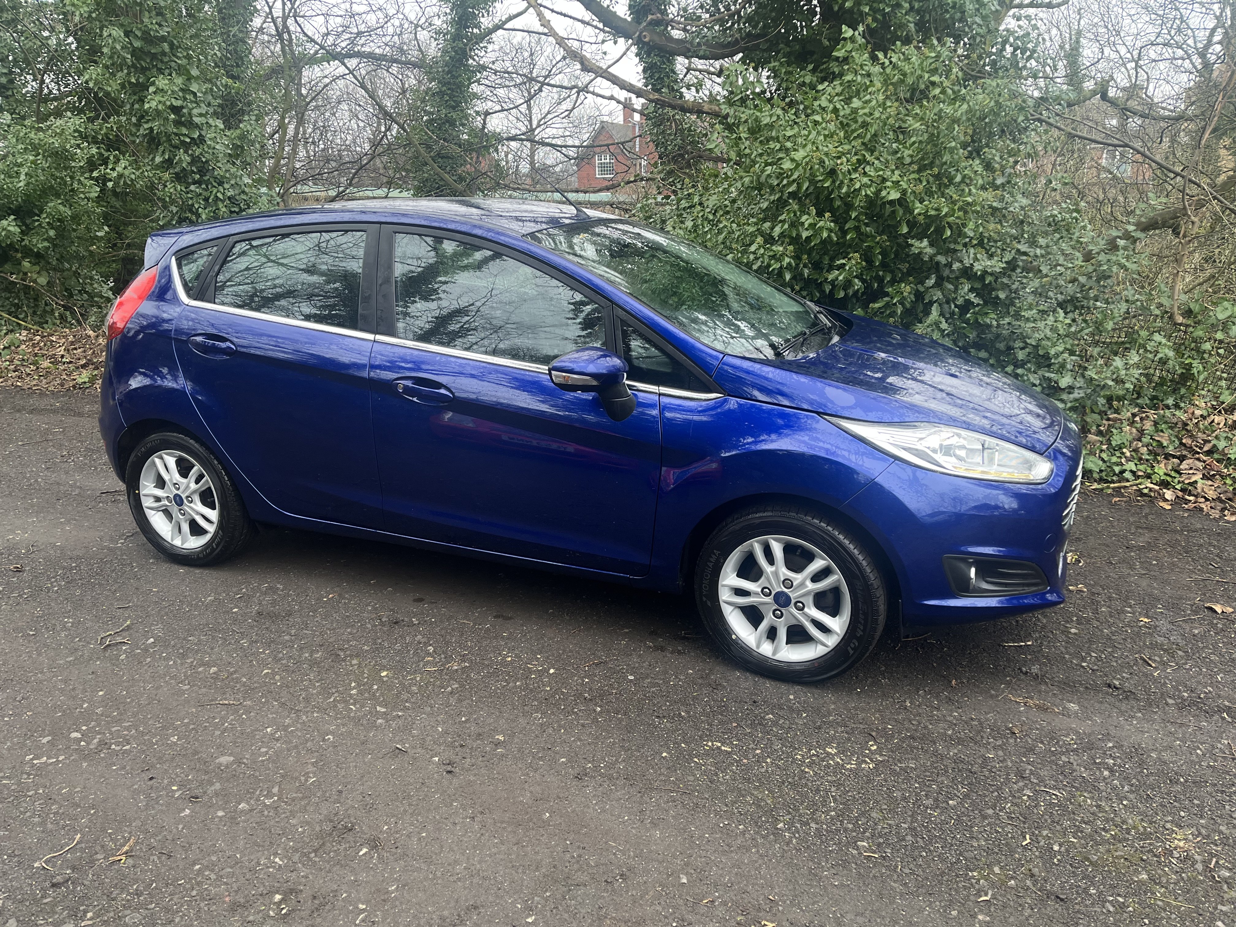 2014 Ford Fiesta Zetec thumbnail 4