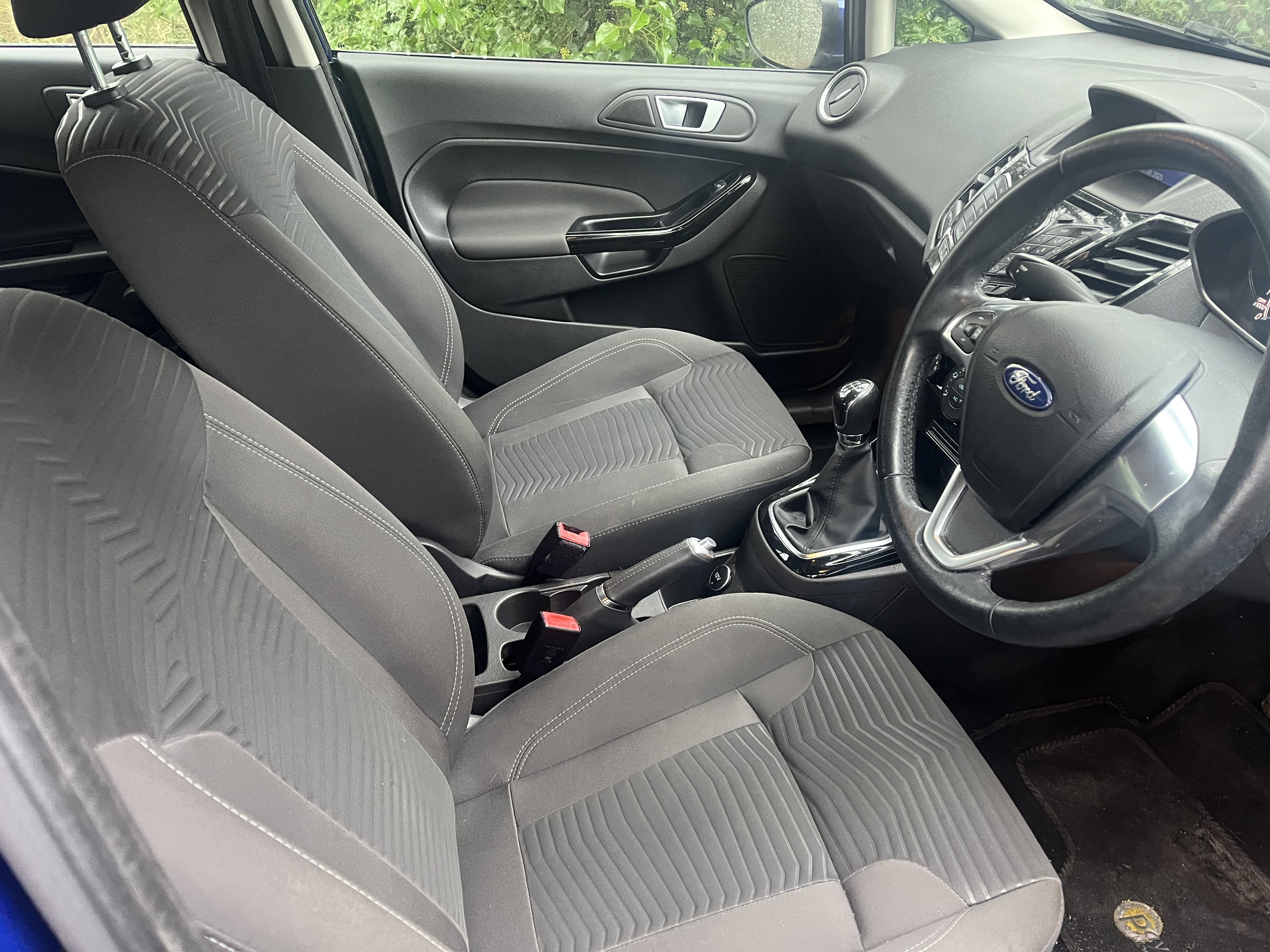 2014 Ford Fiesta Zetec thumbnail 2