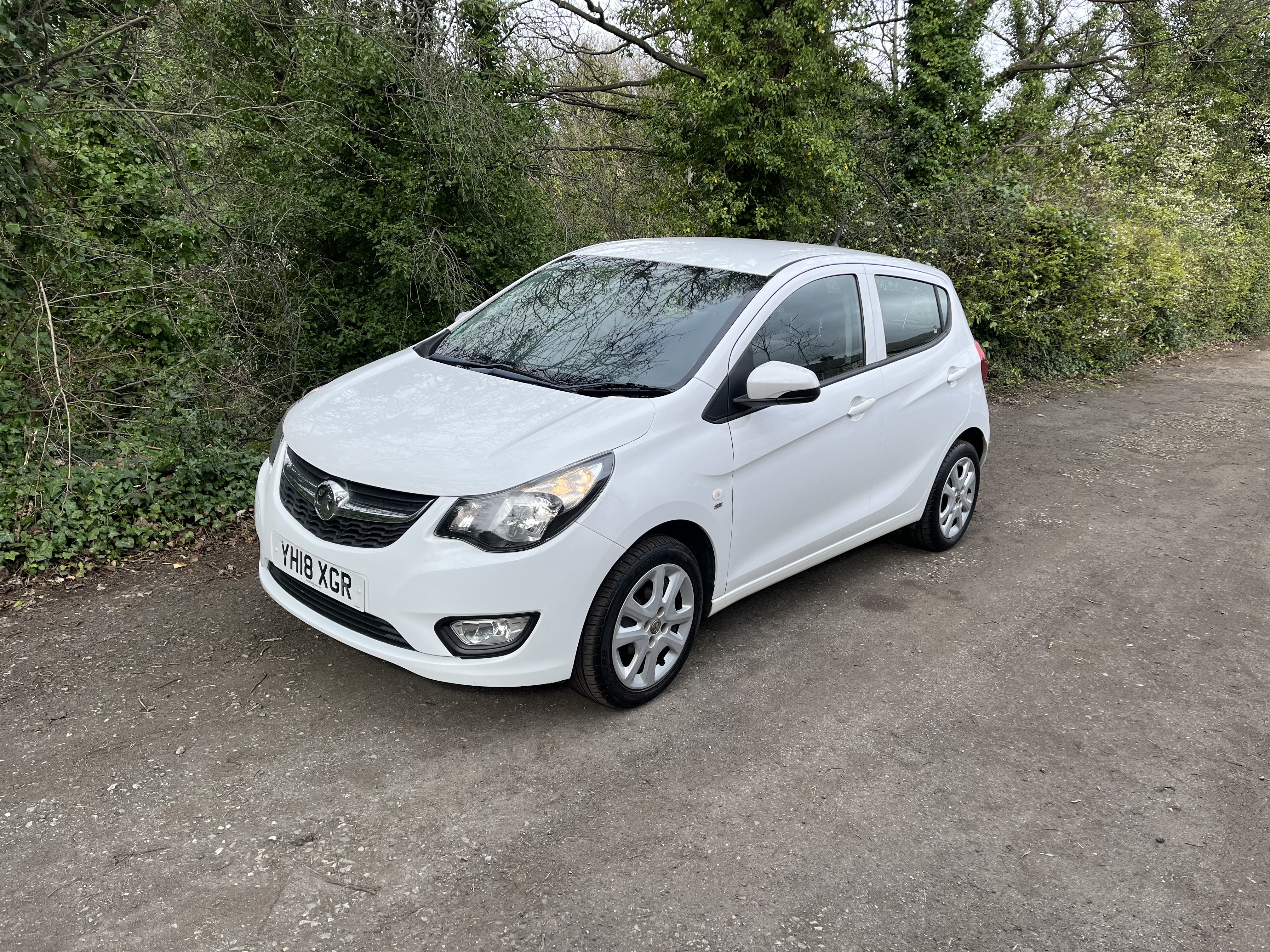 2018 Vauxhall Viva 1.0 exterior view