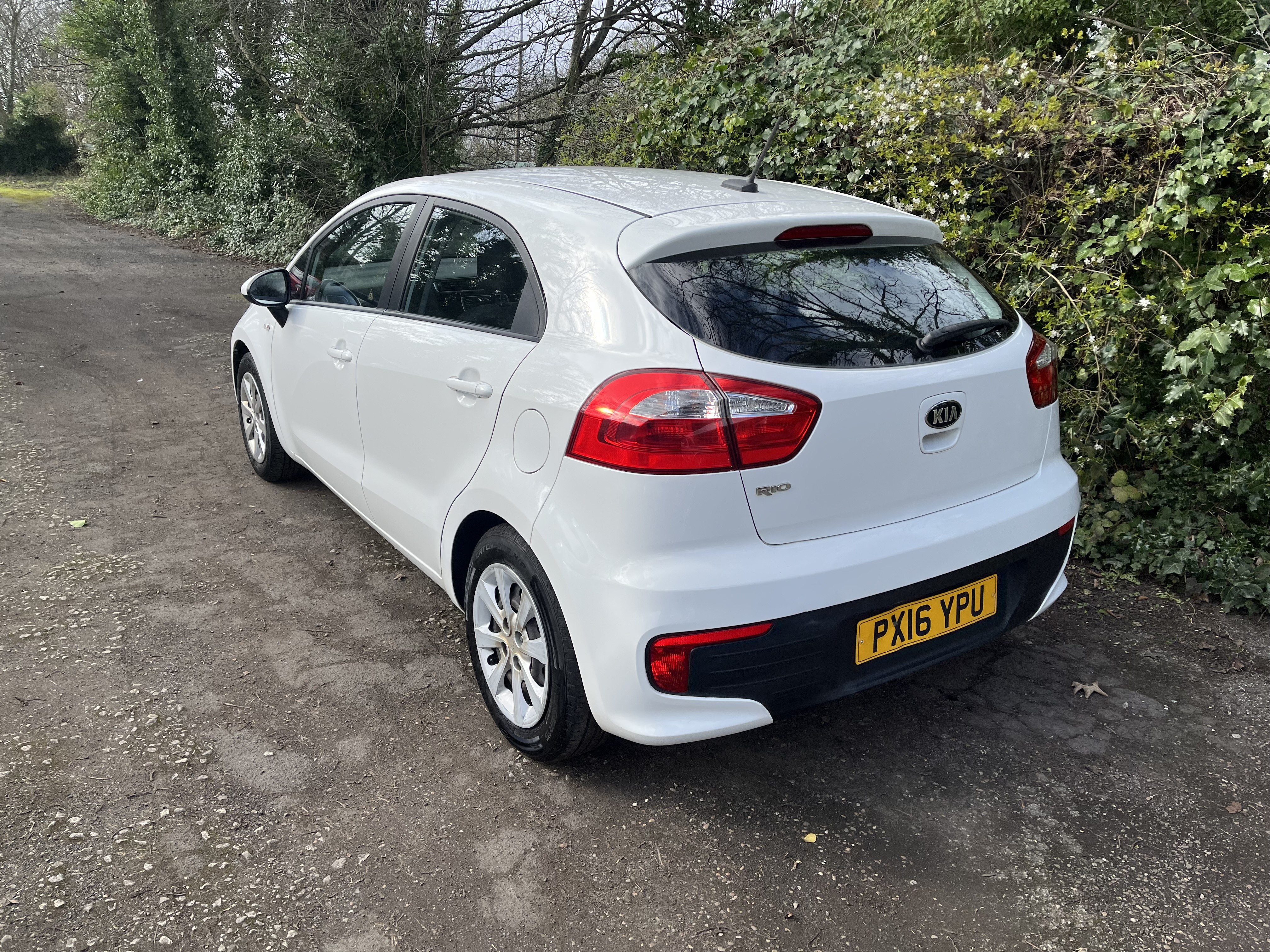 2016 Kia Rio 1.2 thumbnail 3