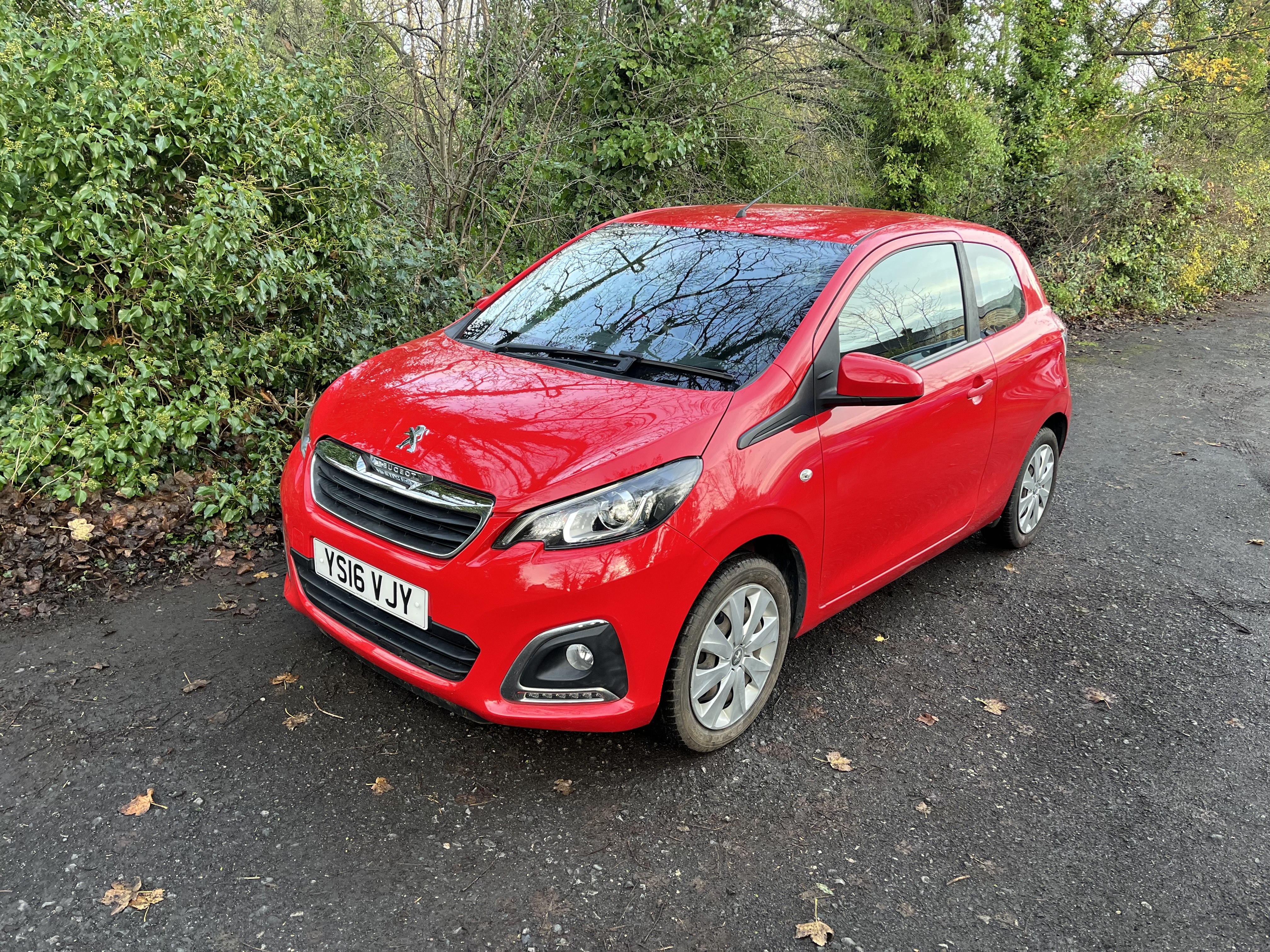 2016 Peugeot 108 Active exterior view