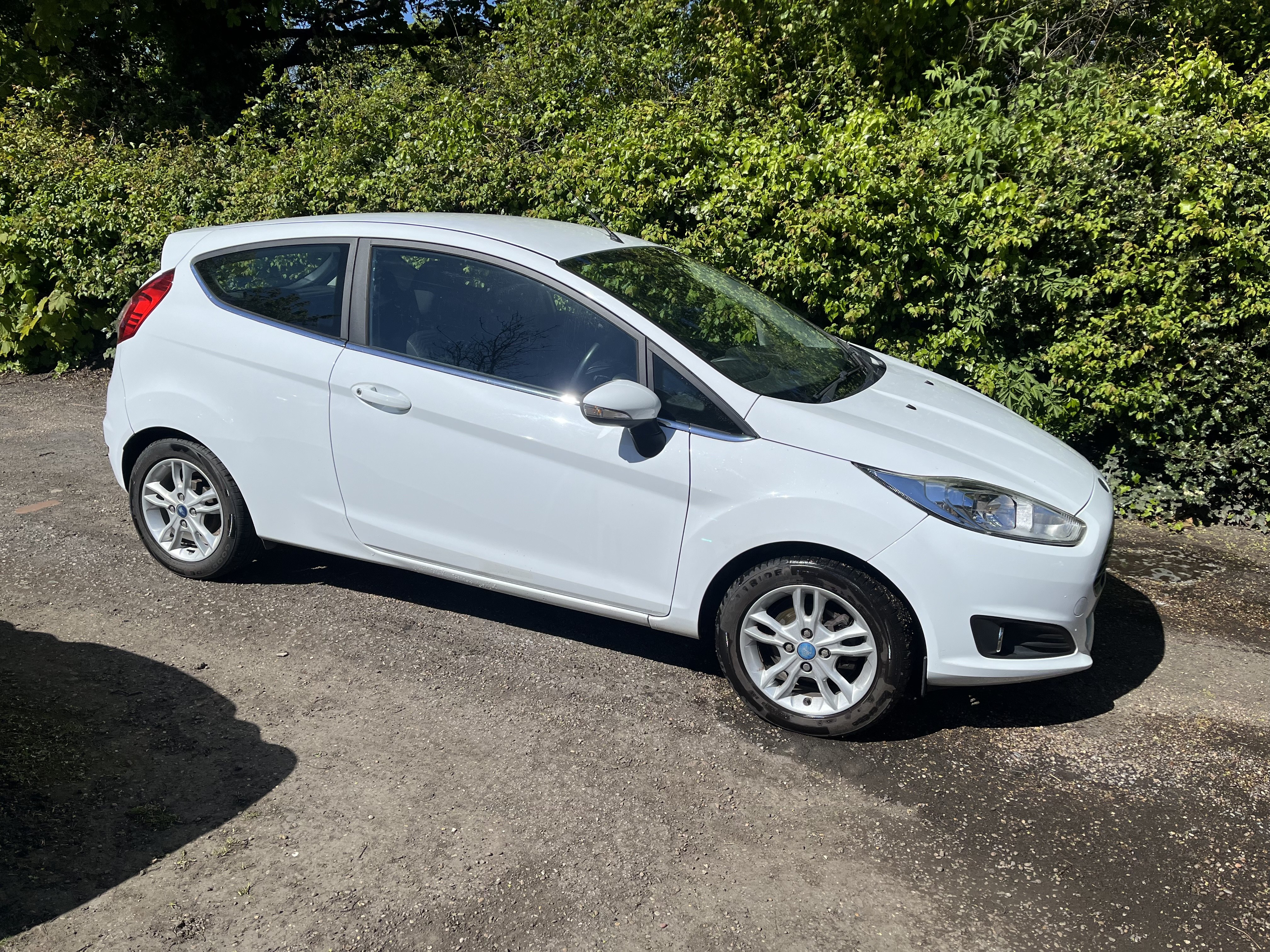 2015 Ford Fiesta 1.25 Zetec thumbnail 2