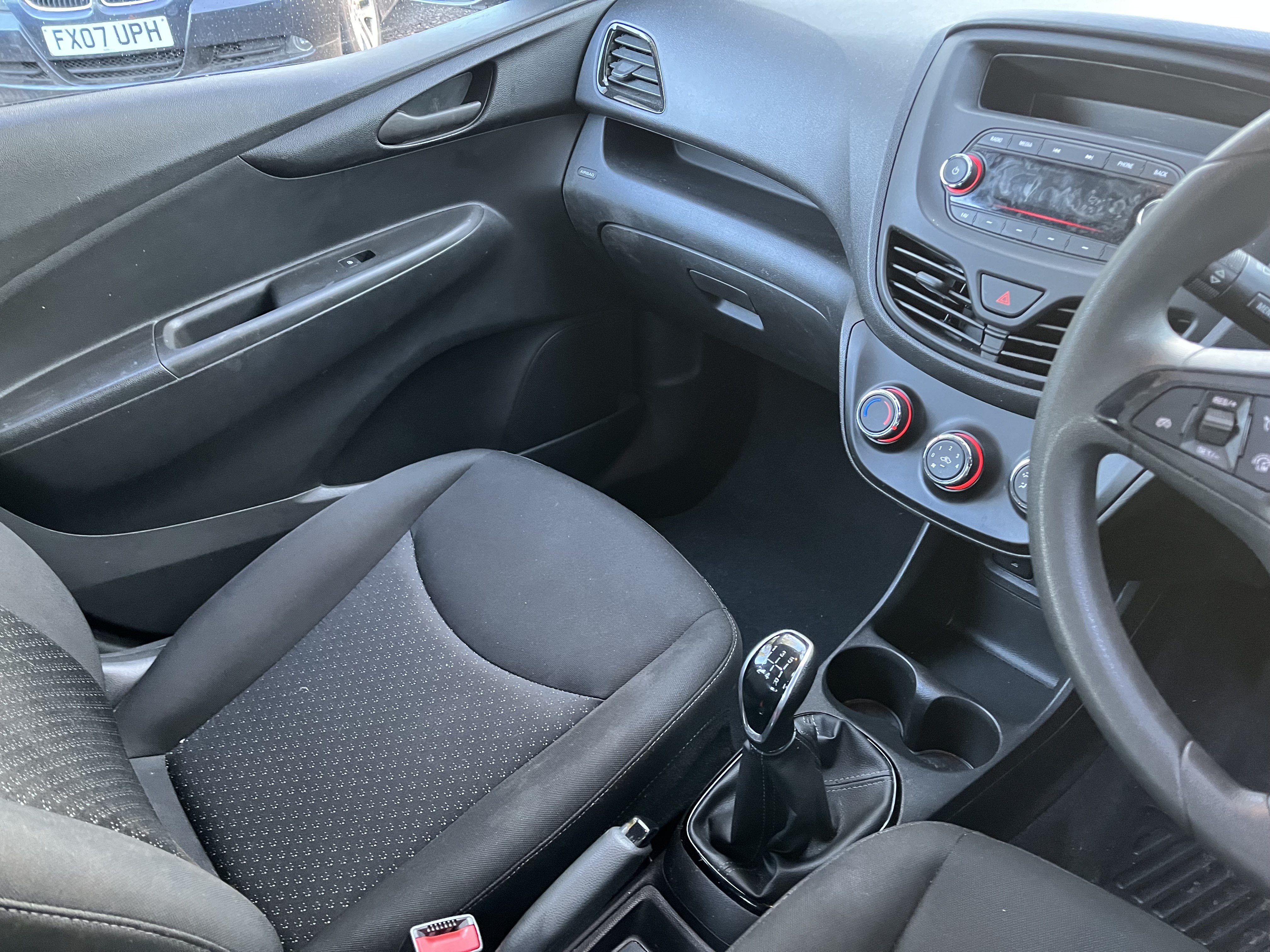 2016 Vauxhall Viva SE thumbnail 5