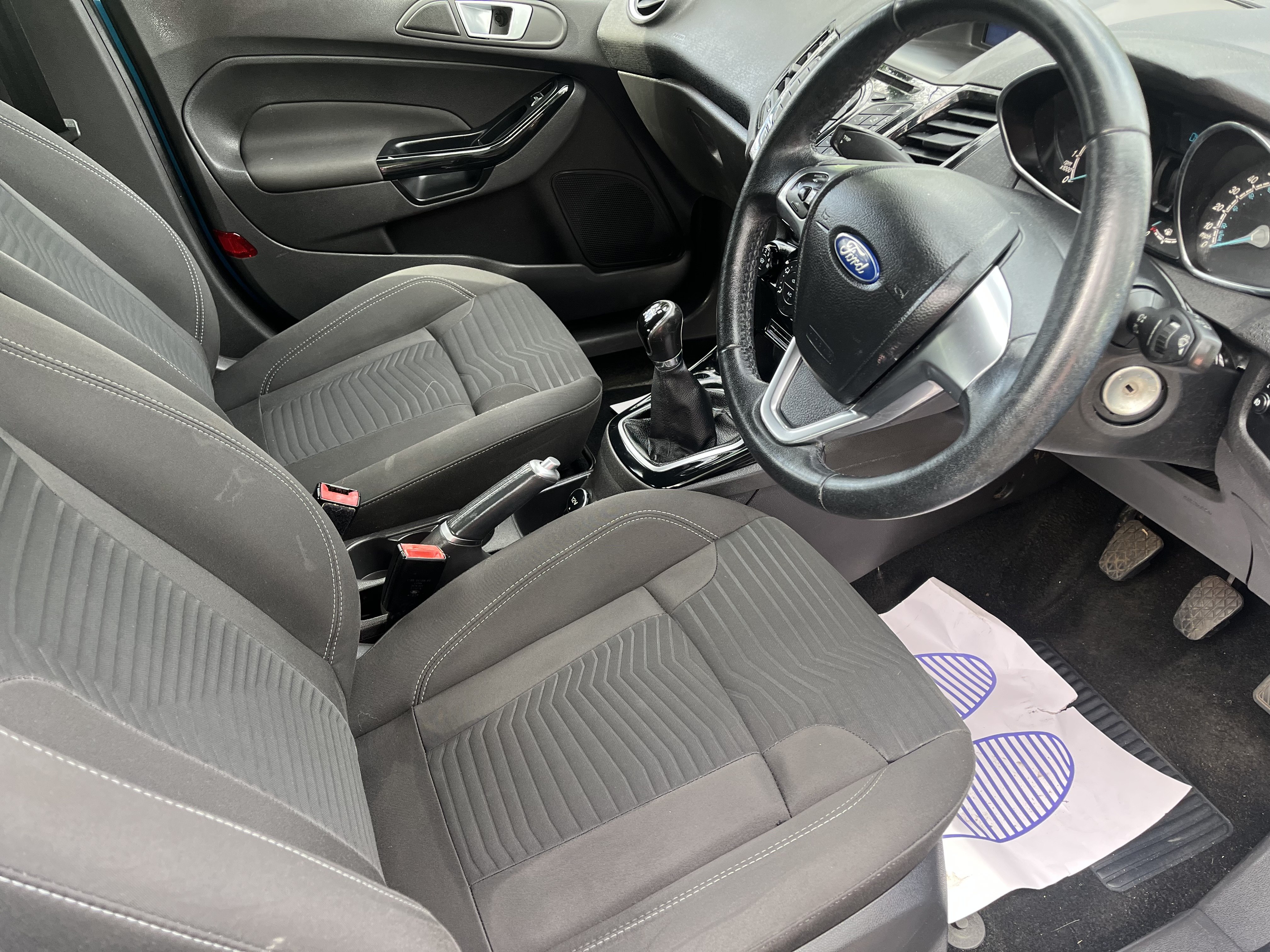 2016 Ford Fiesta Zetec thumbnail 4