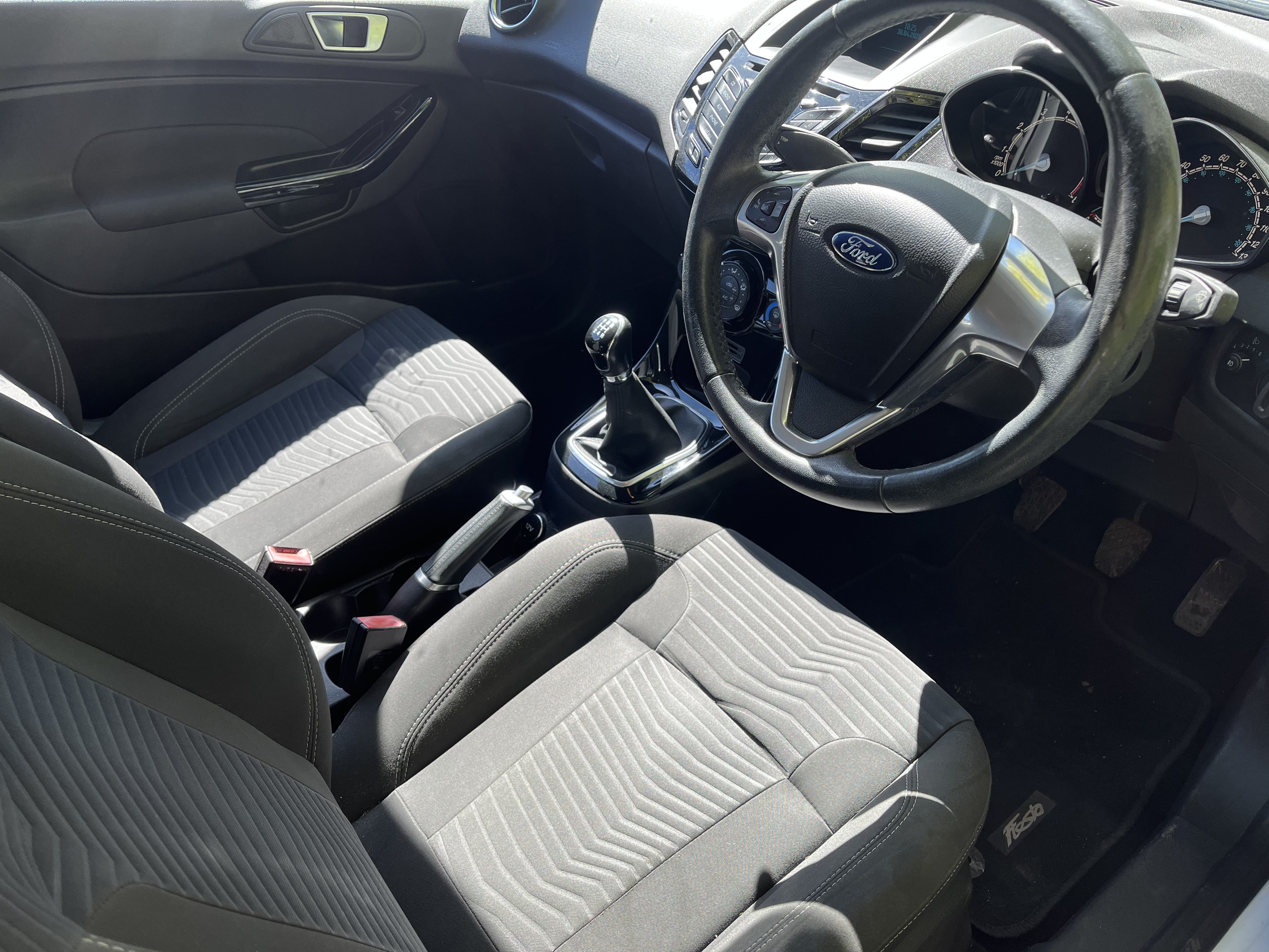 2015 Ford Fiesta 1.25 Zetec thumbnail 4
