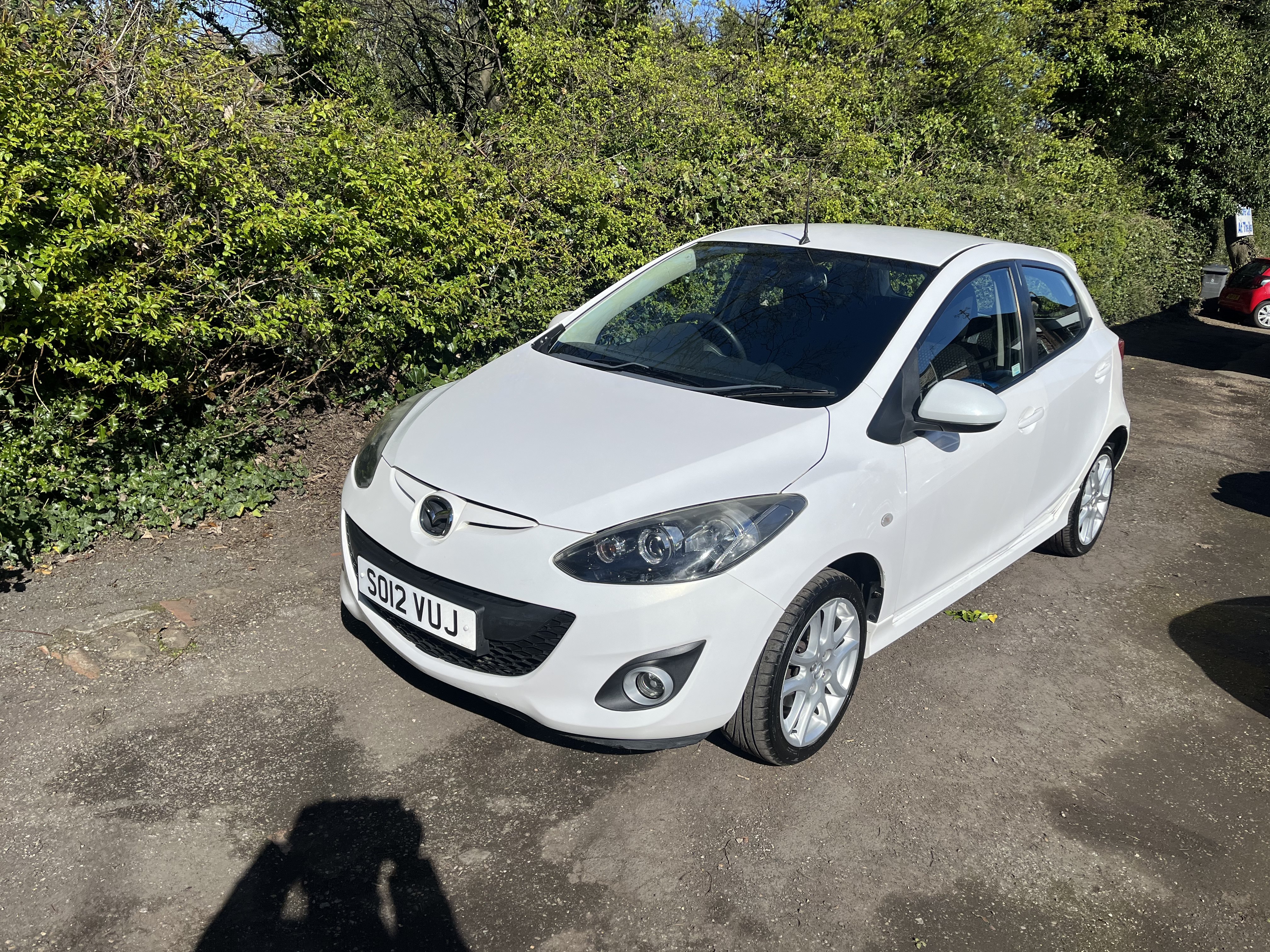 2012 Mazda Mazda 2 1.3 thumbnail 3