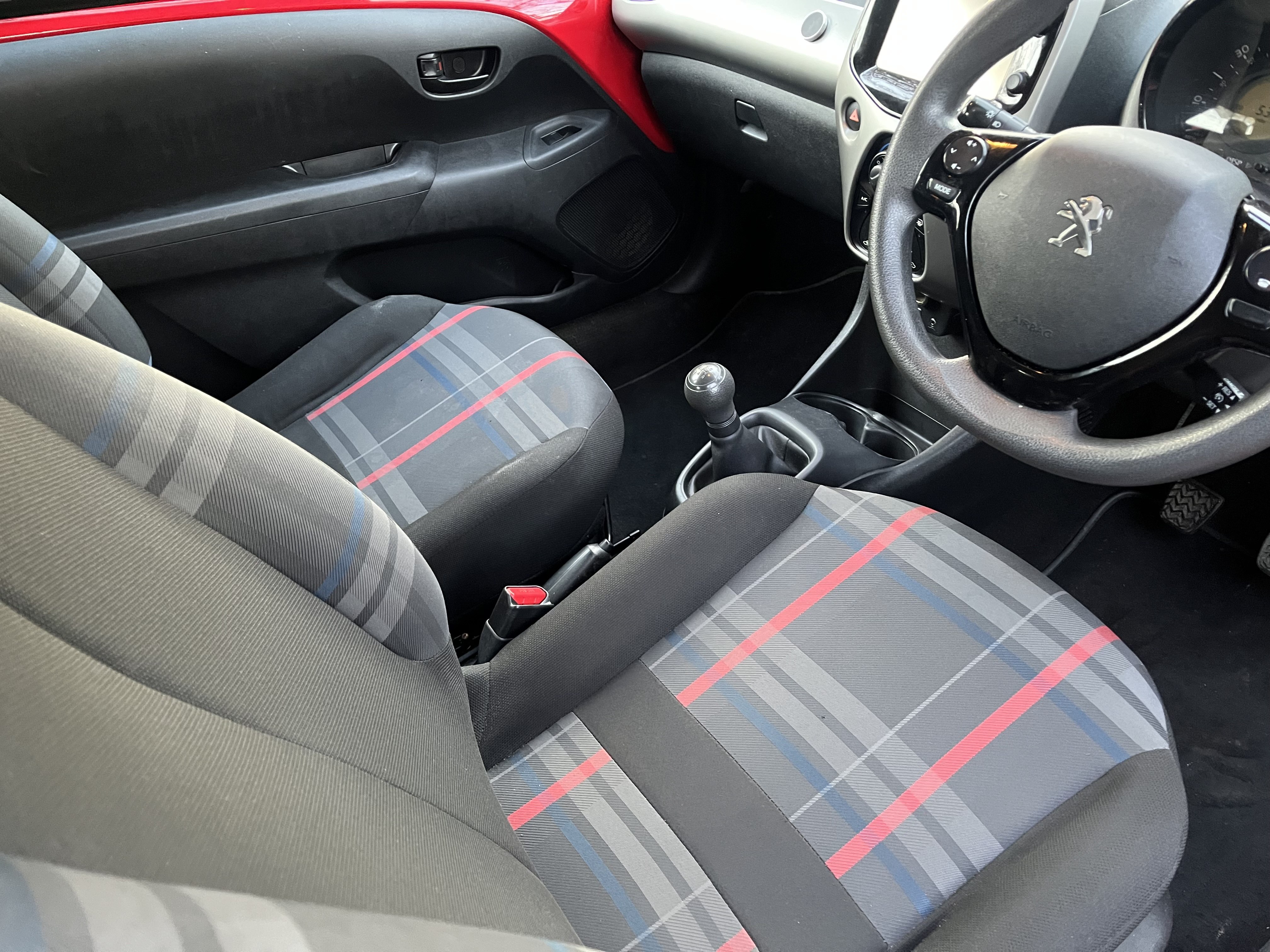 2016 Peugeot 108 Active thumbnail 2
