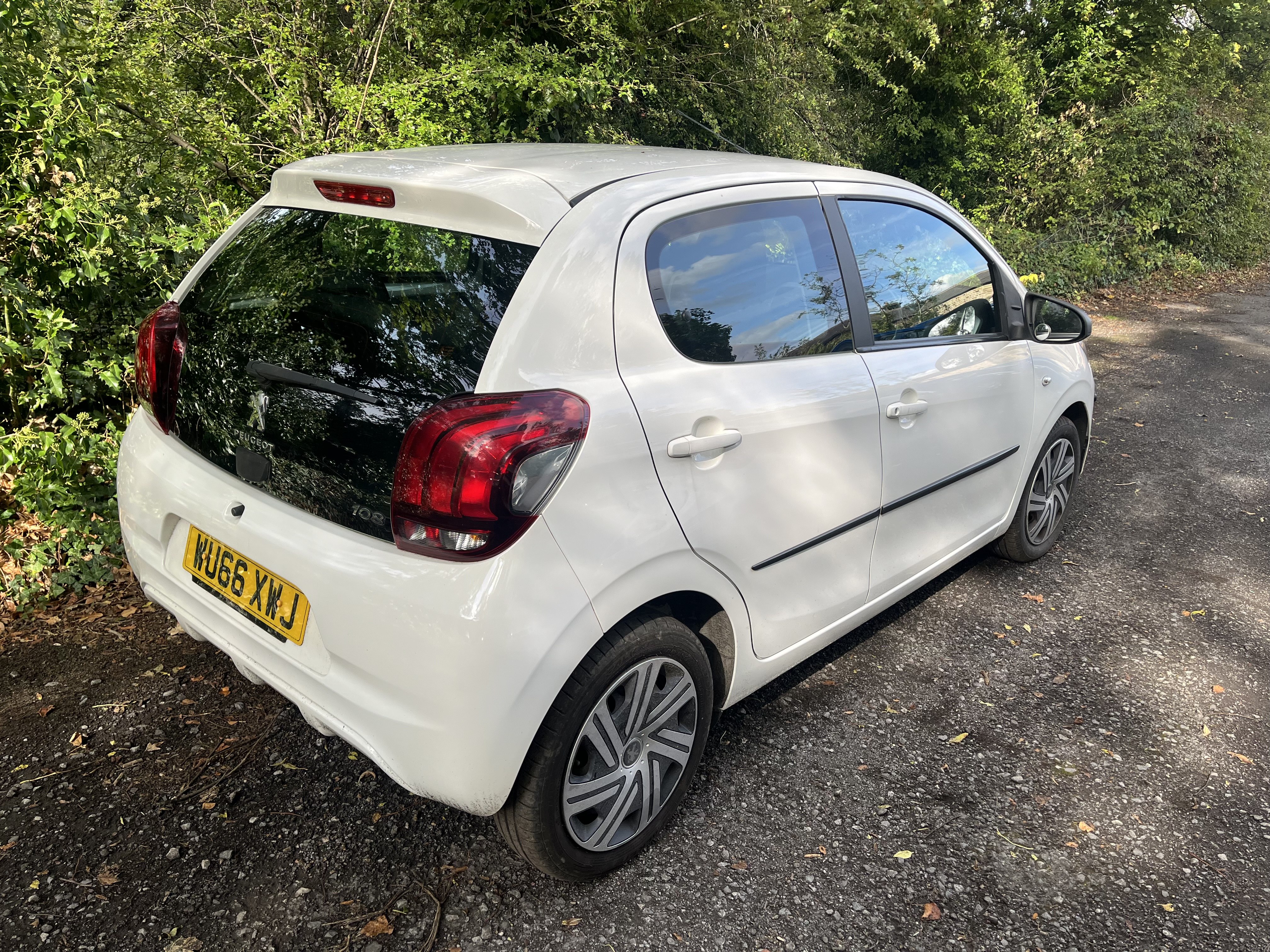 2016 Peugeot 108 Active thumbnail 2