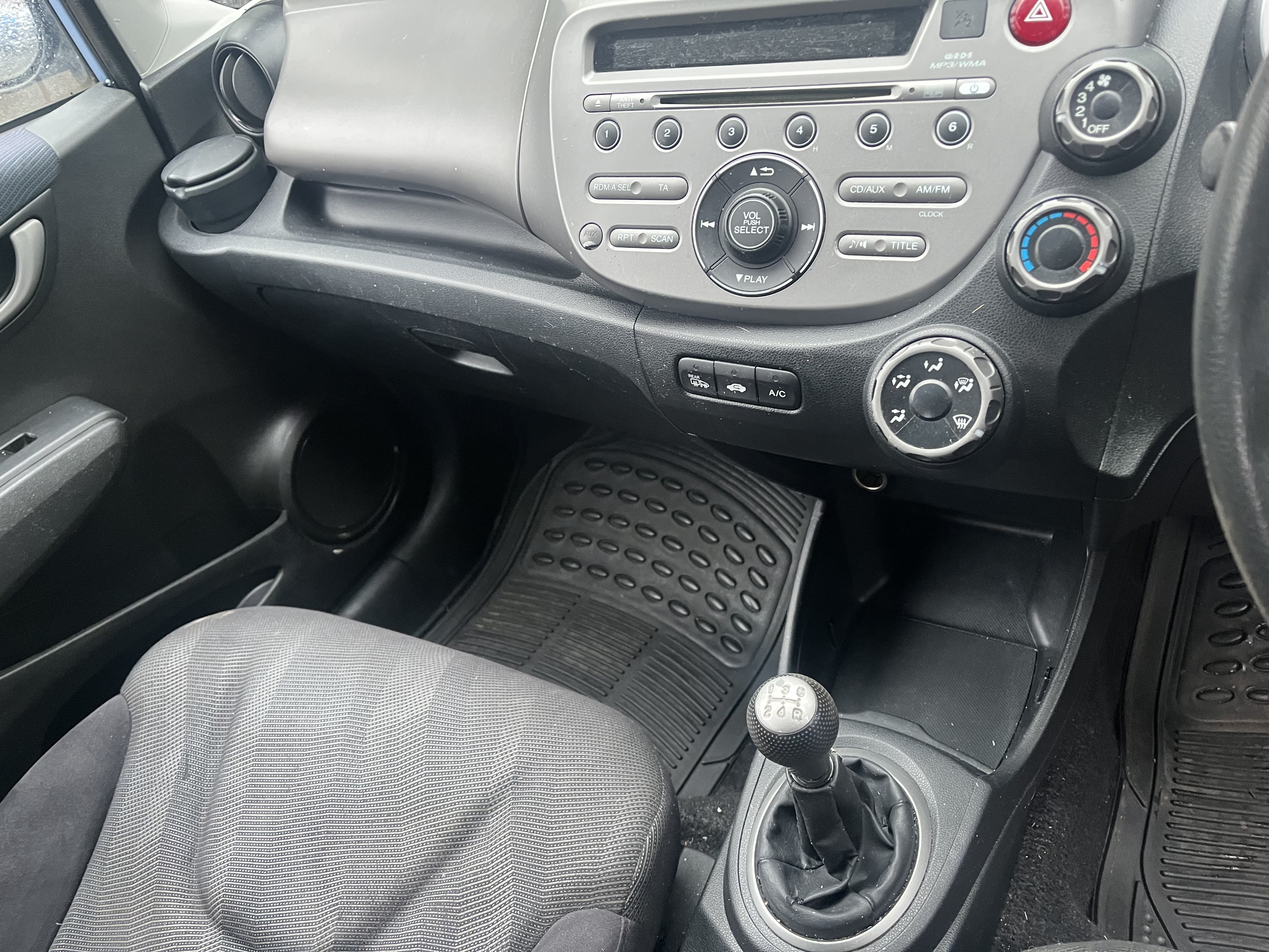 2010 Honda Jazz 1.3 i-VTEC thumbnail 4
