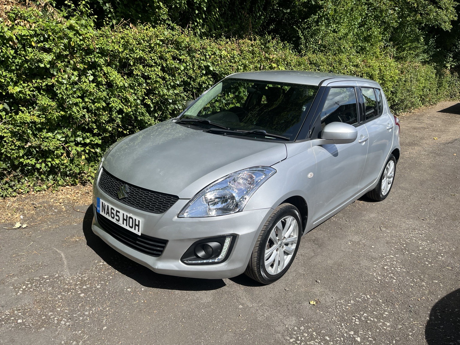 2015 Suzuki Swift 1.2 thumbnail 3
