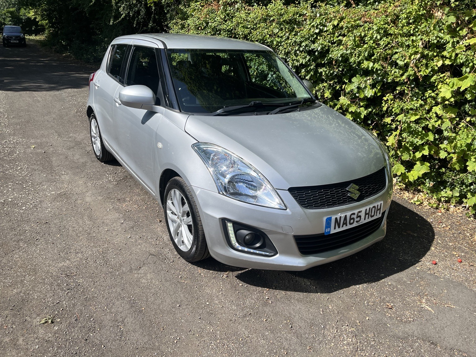 2015 Suzuki Swift 1.2 exterior view