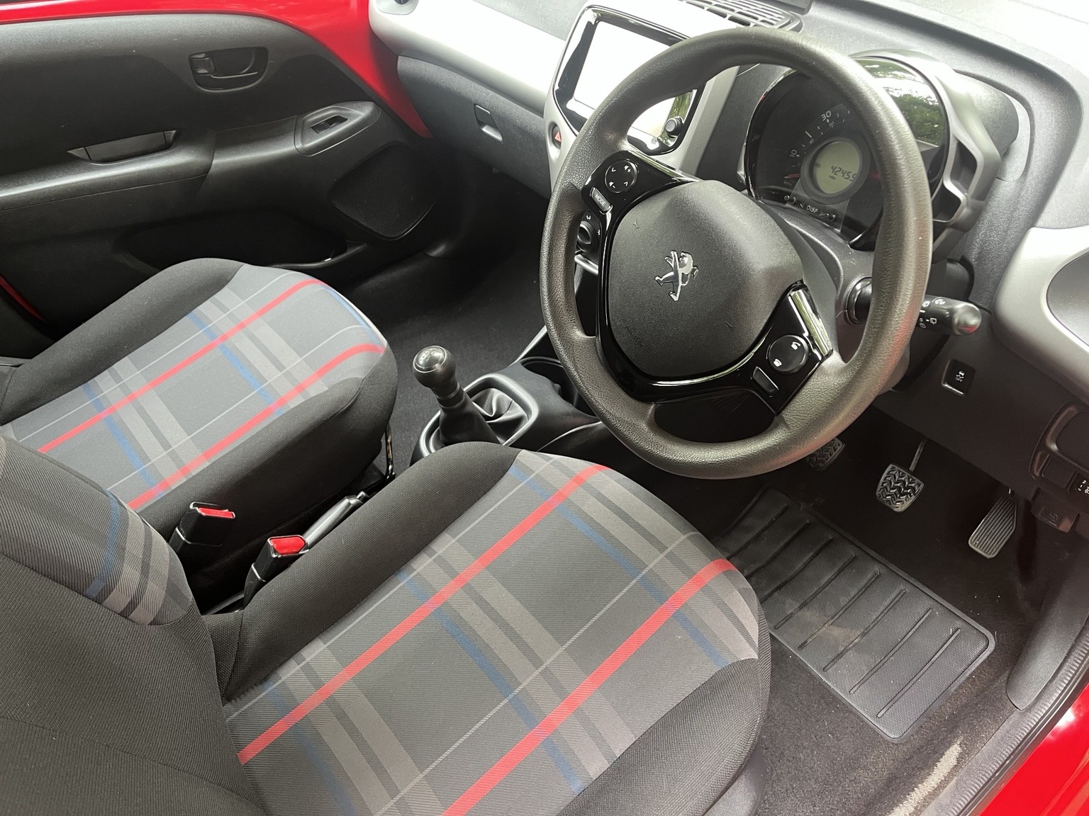 2015 Peugeot 108 thumbnail 7