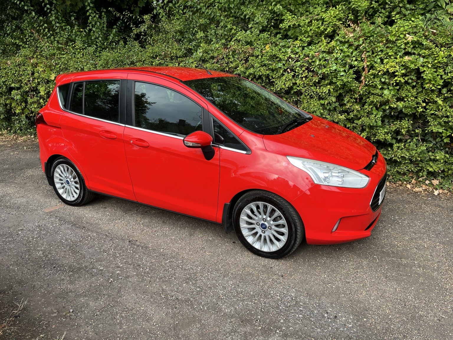 2014 Ford B-MAX 1.6 TDCi Titanium 5 Door * thumbnail 4