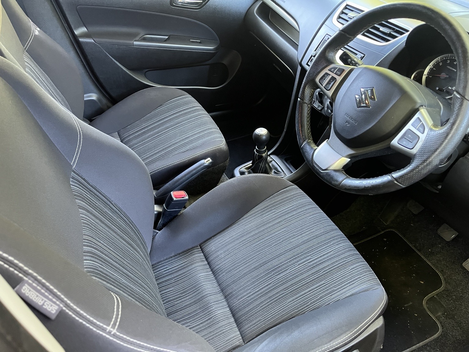 2016 Suzuki Swift 1.2 5 Door thumbnail 3