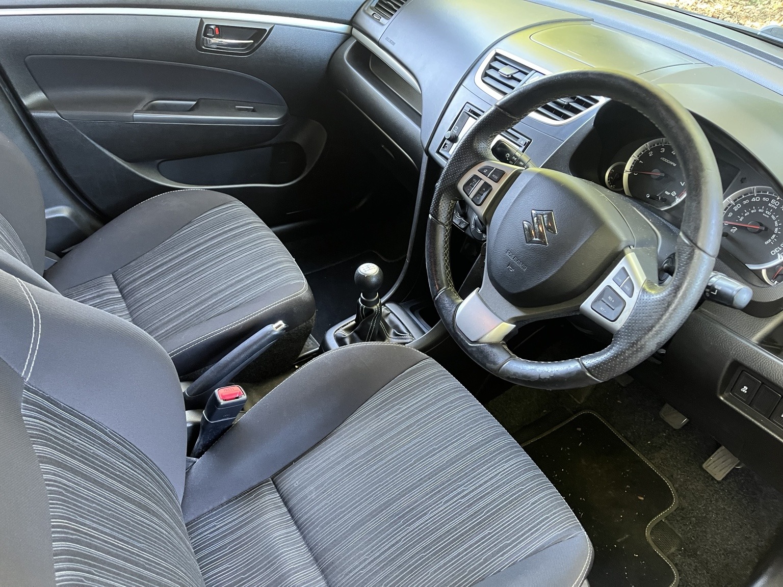2016 Suzuki Swift 1.2 5 Door thumbnail 5