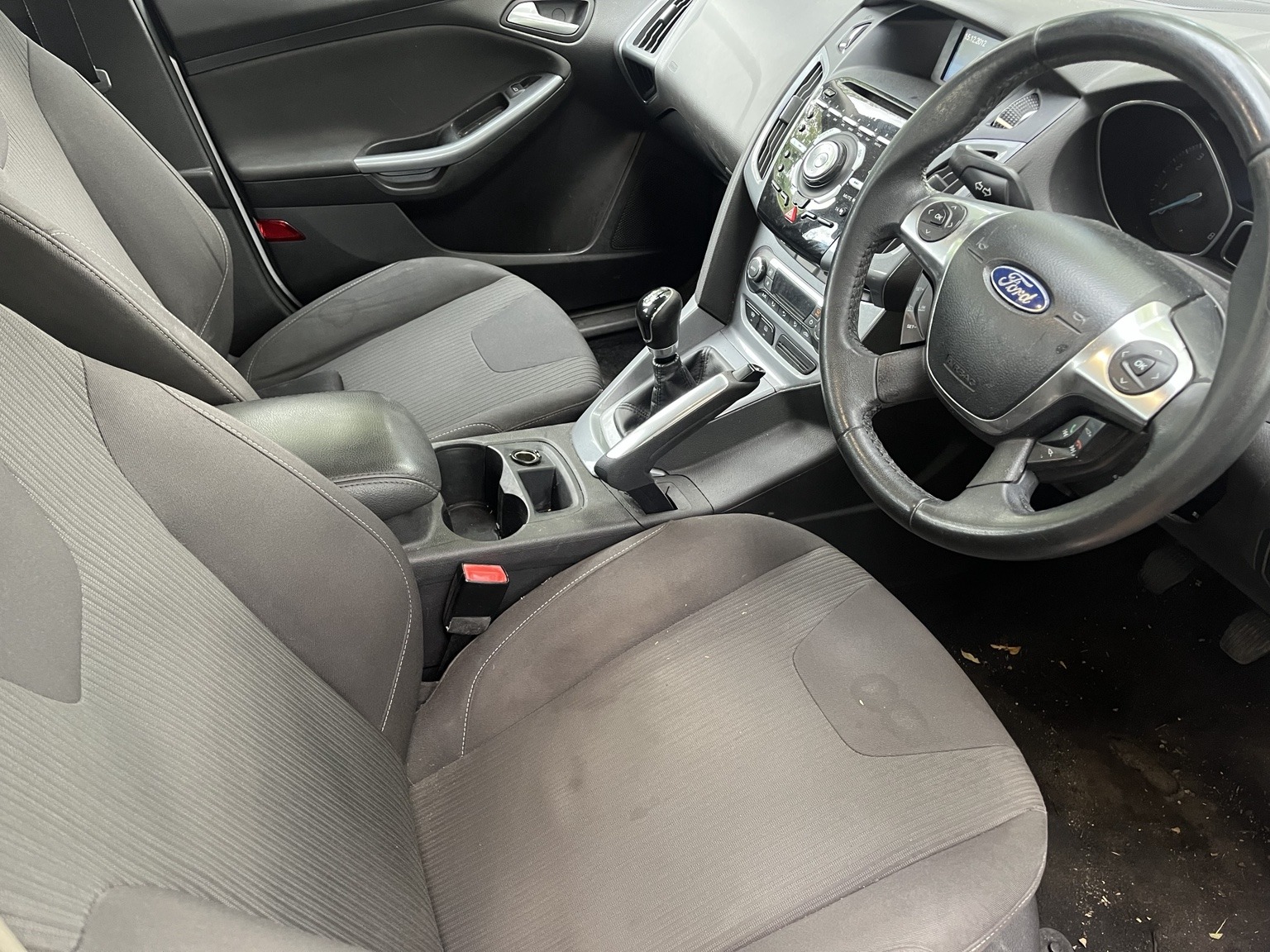 2011 Ford Focus 1.6 Zetec 5 Door thumbnail 7