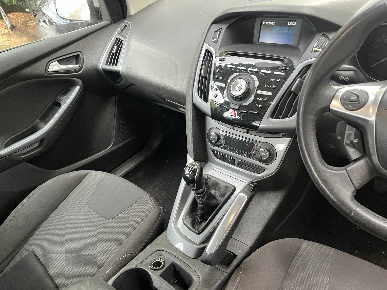 2011 Ford Focus 1.6 Zetec 5 Door thumbnail 8